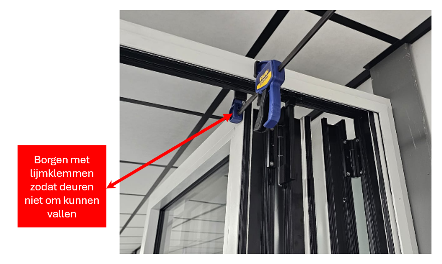 Compensatie profiel vouwwand afstellen 3 Afstellen compensatie profiel 3